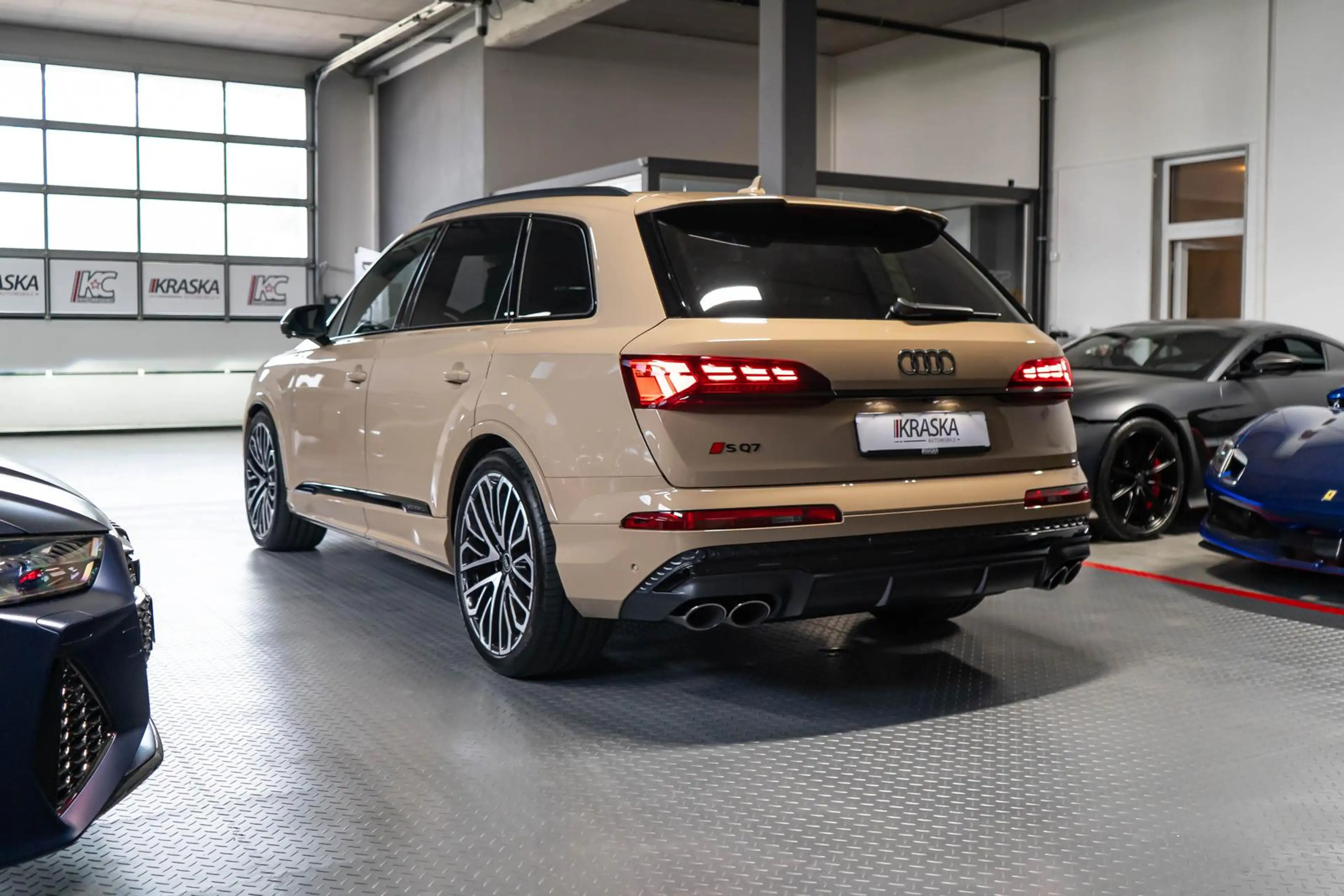 Audi SQ7 4.0 TFSI quattro PANO B&O STHZ Facelift ABT — photo 11