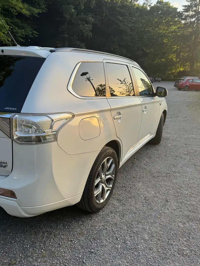 Mitsubishi Outlander Outlander 2.0 4WD Plug-In Hybrid Top Weiß - 2