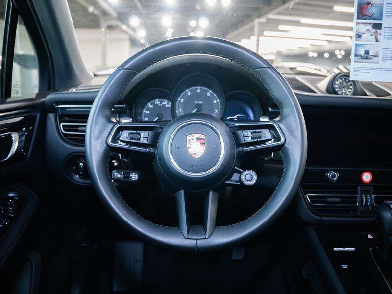 2025 Porsche Macan AWD thumb 34