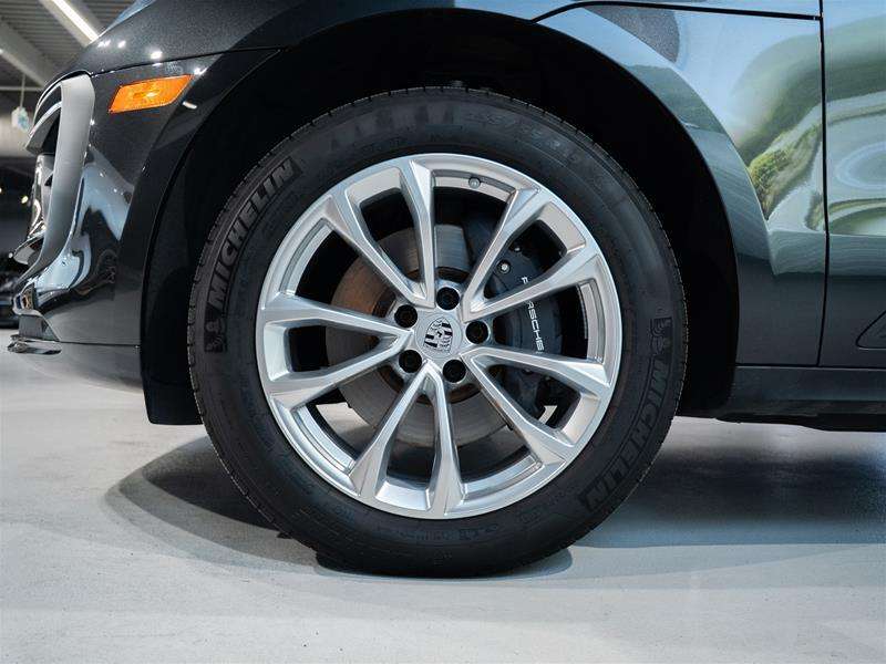 2025 Porsche Macan AWD thumb 7