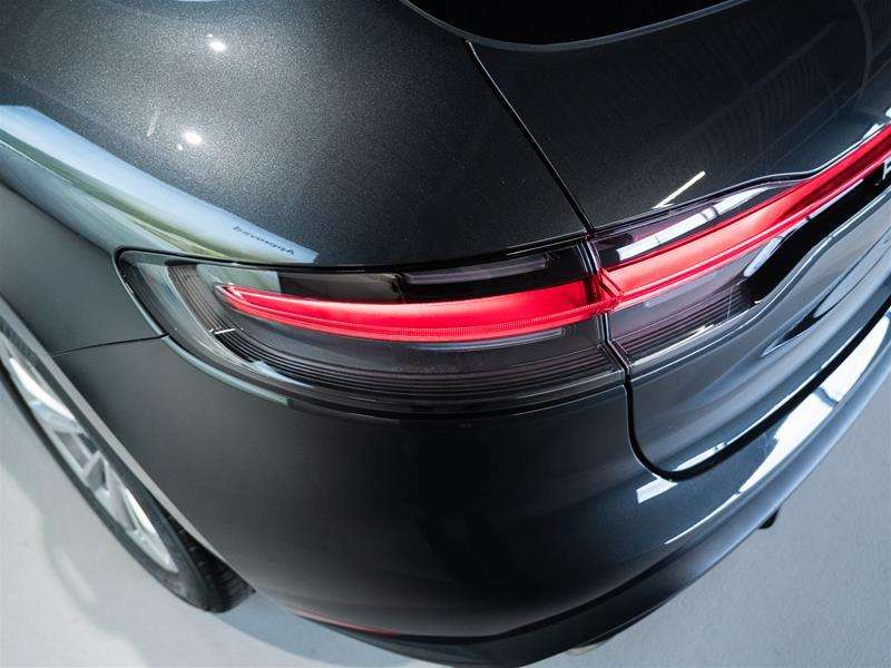 2025 Porsche Macan AWD thumb 11