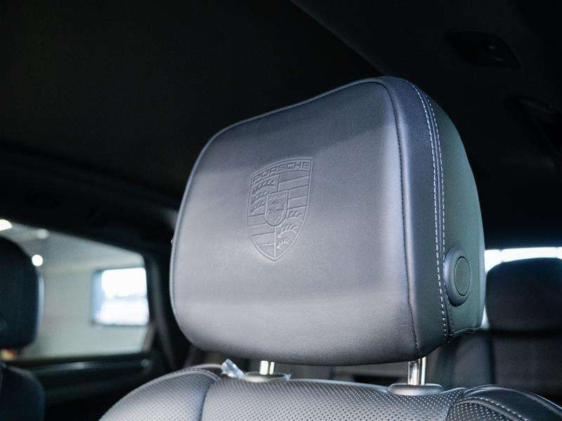 2025 Porsche Macan AWD thumb 23