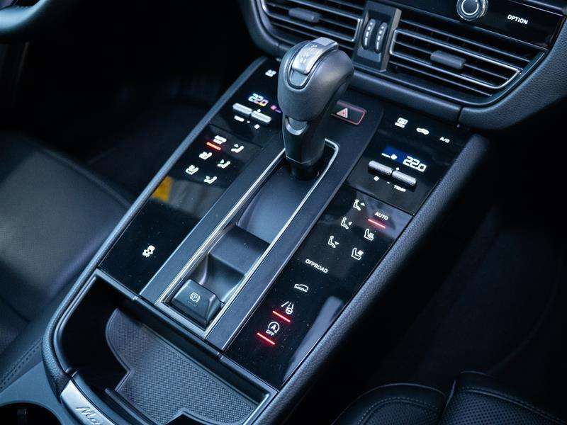 2025 Porsche Macan AWD thumb 29