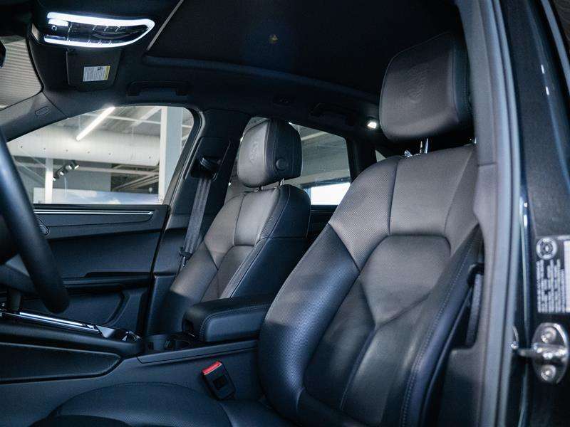 2025 Porsche Macan AWD thumb 17