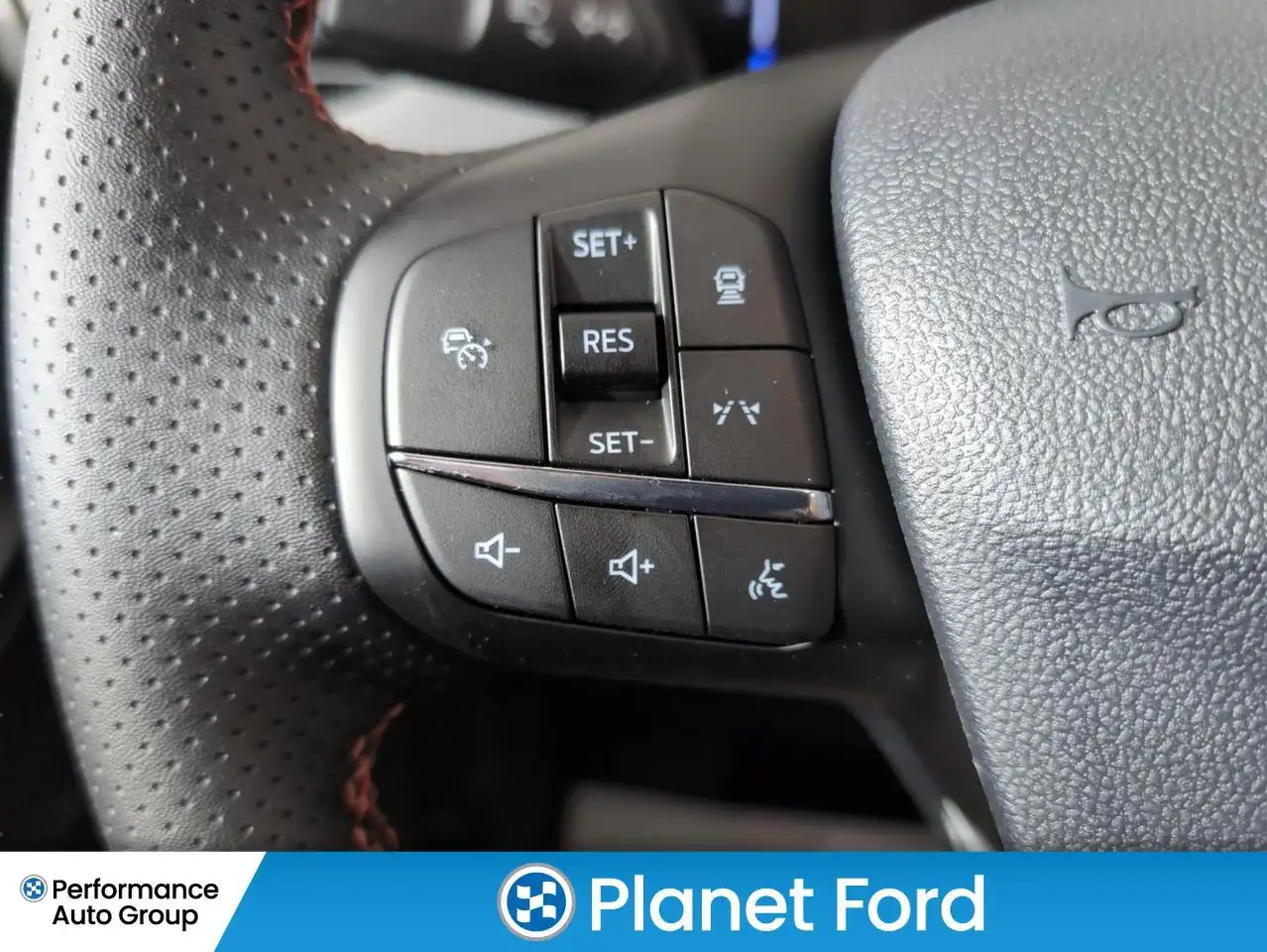 Ford Escape снимка Ford Escape