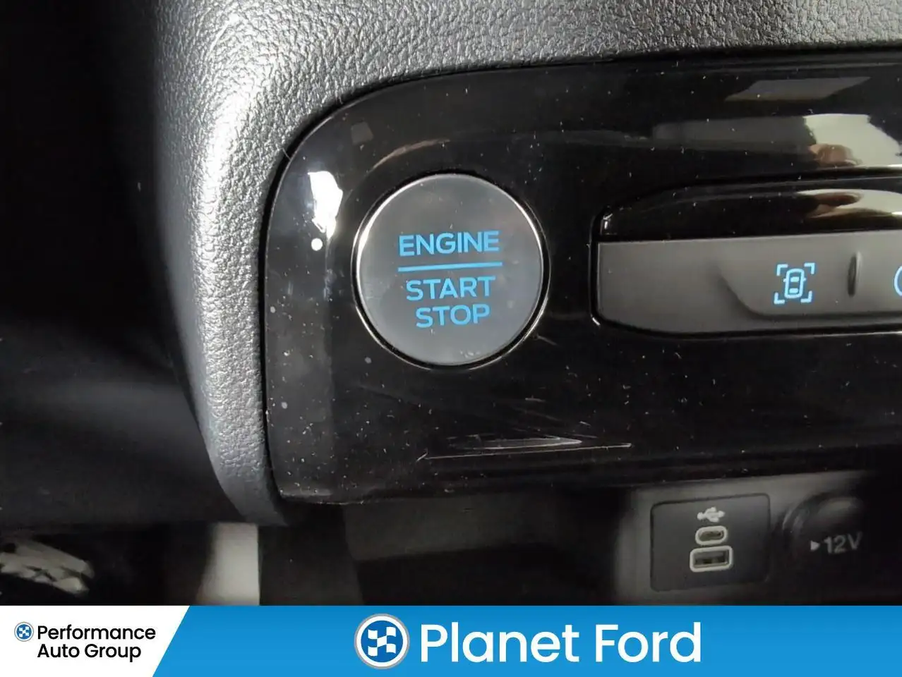 Ford Escape снимка Ford Escape