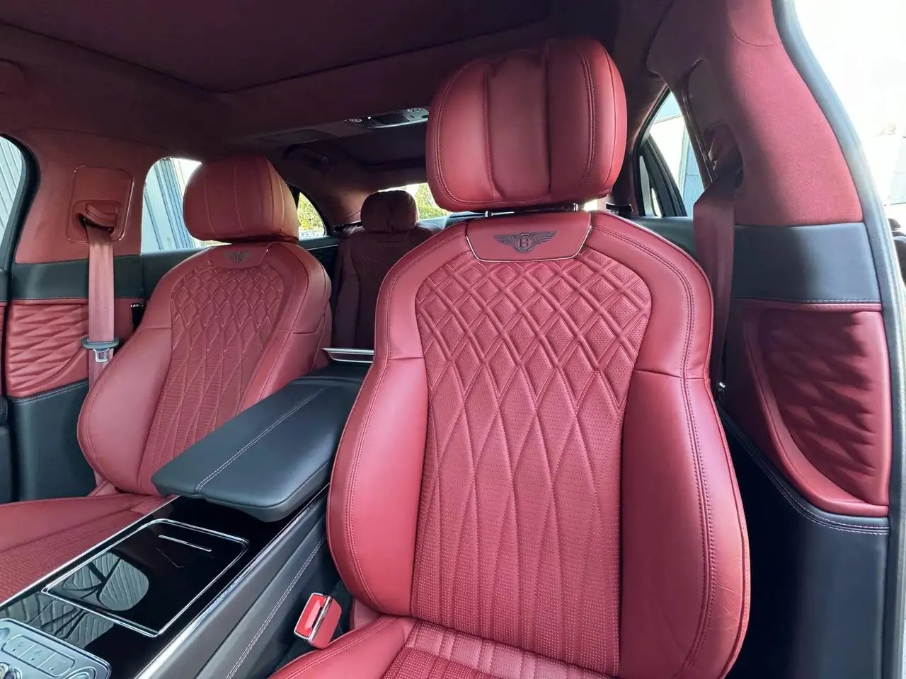 Bentley Flying Spur 2023 — фото 9