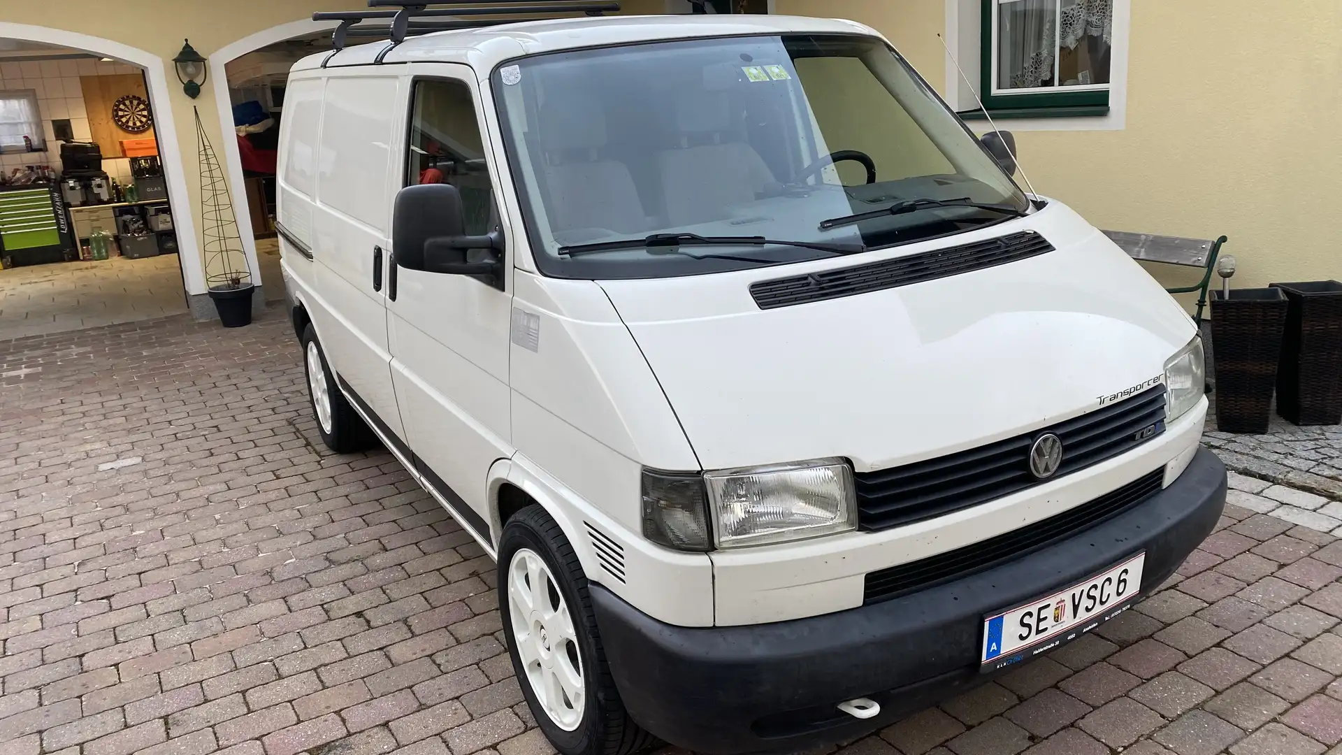 Volkswagen T4 Белый - 1