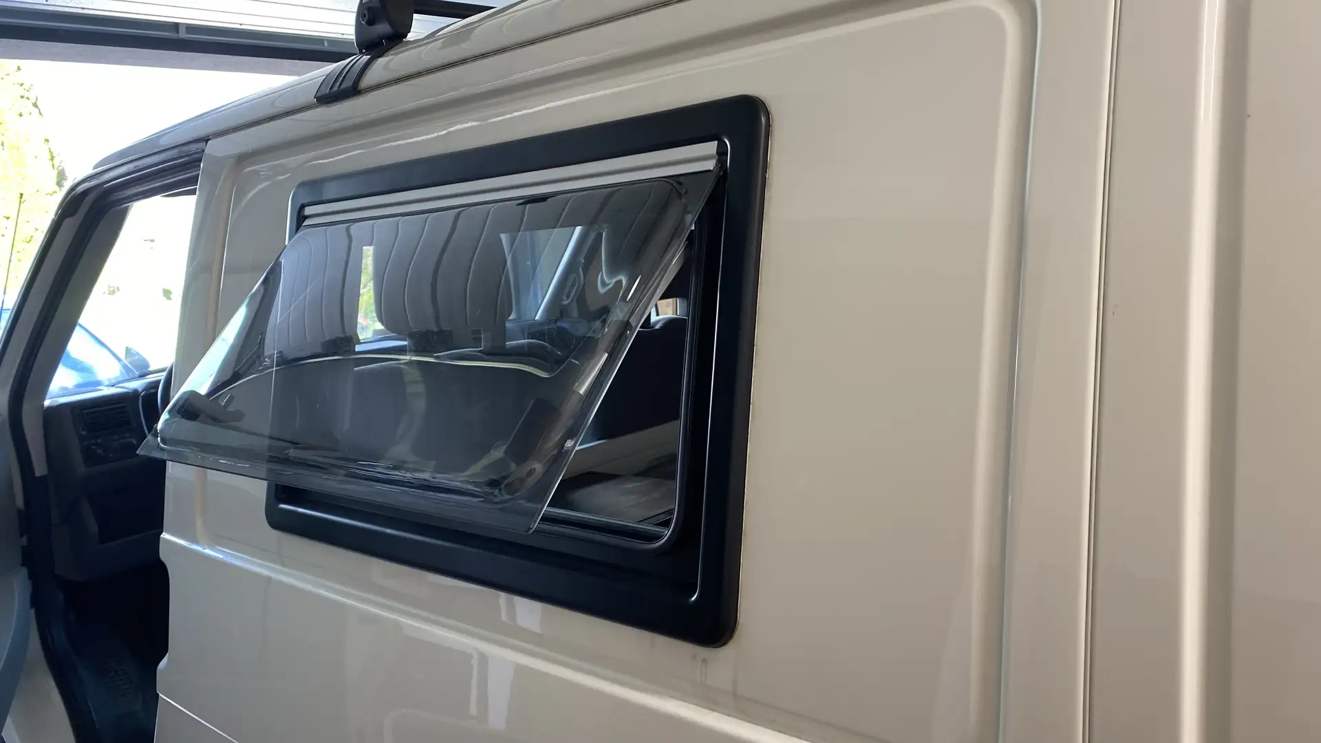 Volkswagen T4 Белый - 2