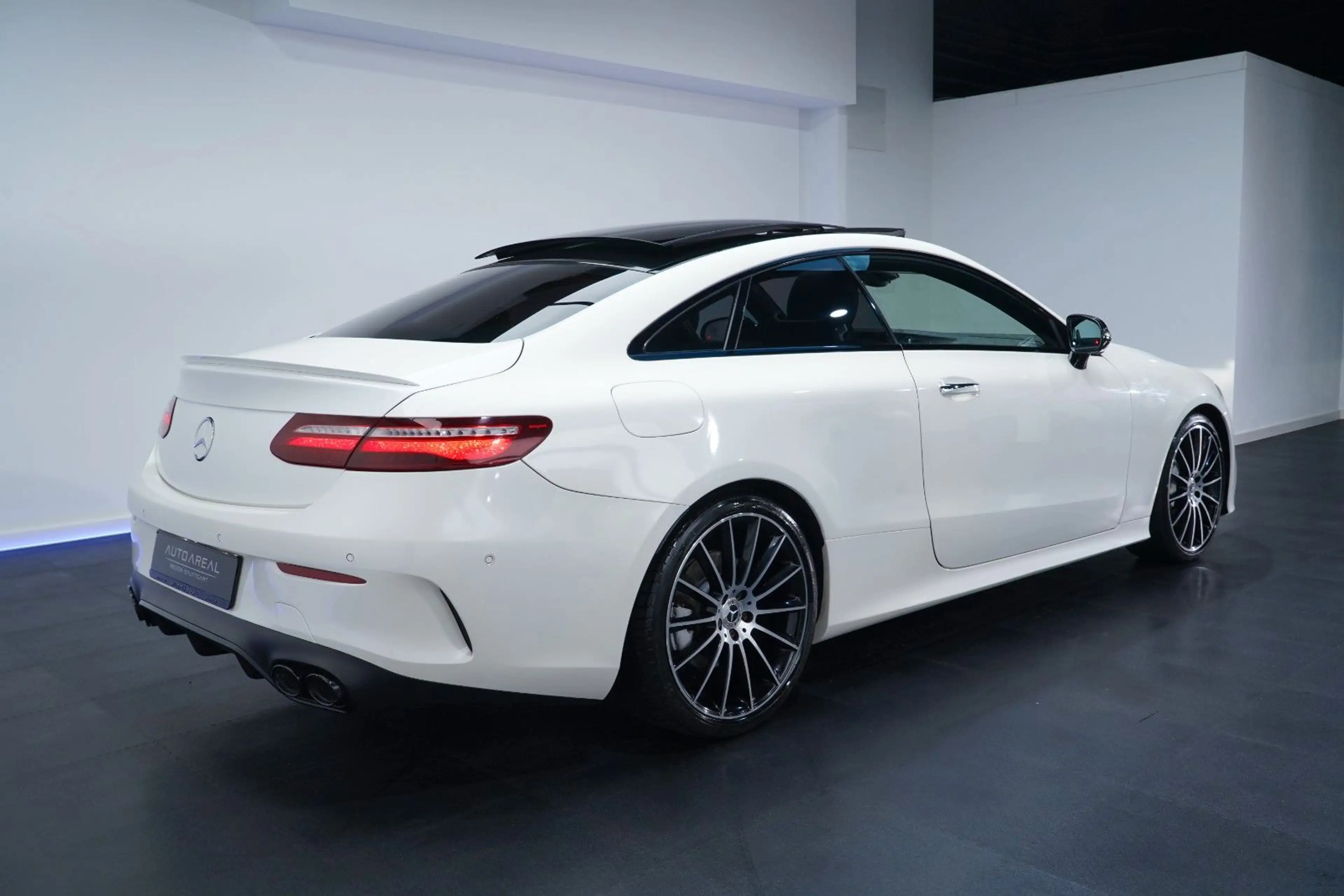 Mercedes-Benz E 400 d 4M Coupé AMG LED/BURM/AIR/4D-BURM/DESIGN — photo 11