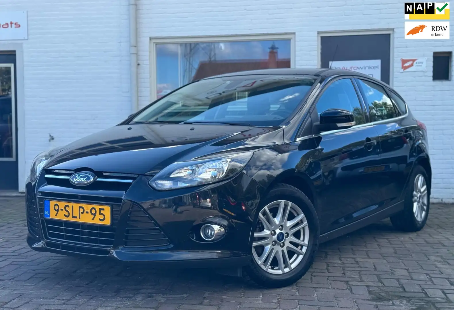Ford Focus 1.0 EcoBoost Airco PDC Чорний - 1