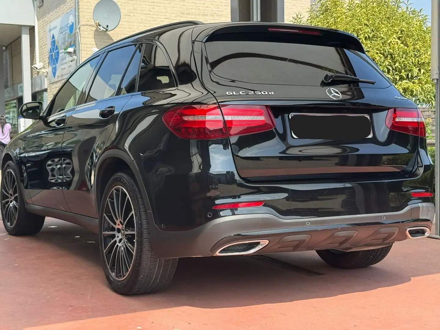 Mercedes-Benz GLC 250 GLC 250 d 4Matic 9G-TRONIC AMG Line - 2