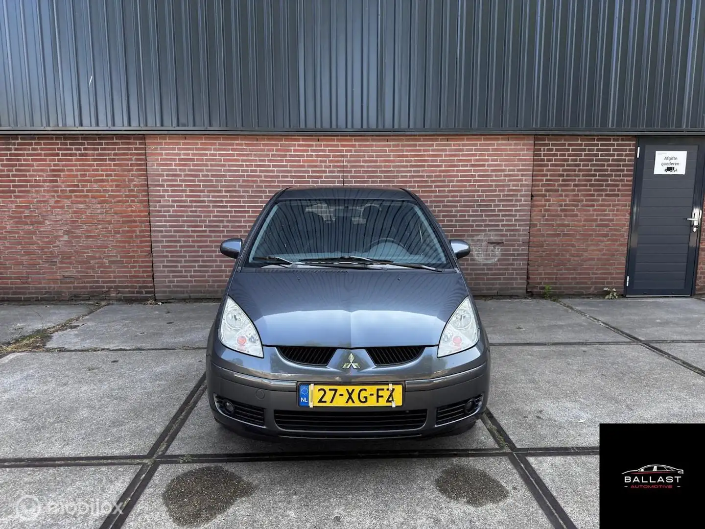 Mitsubishi Colt 1.3 Instyle Grijs - 2