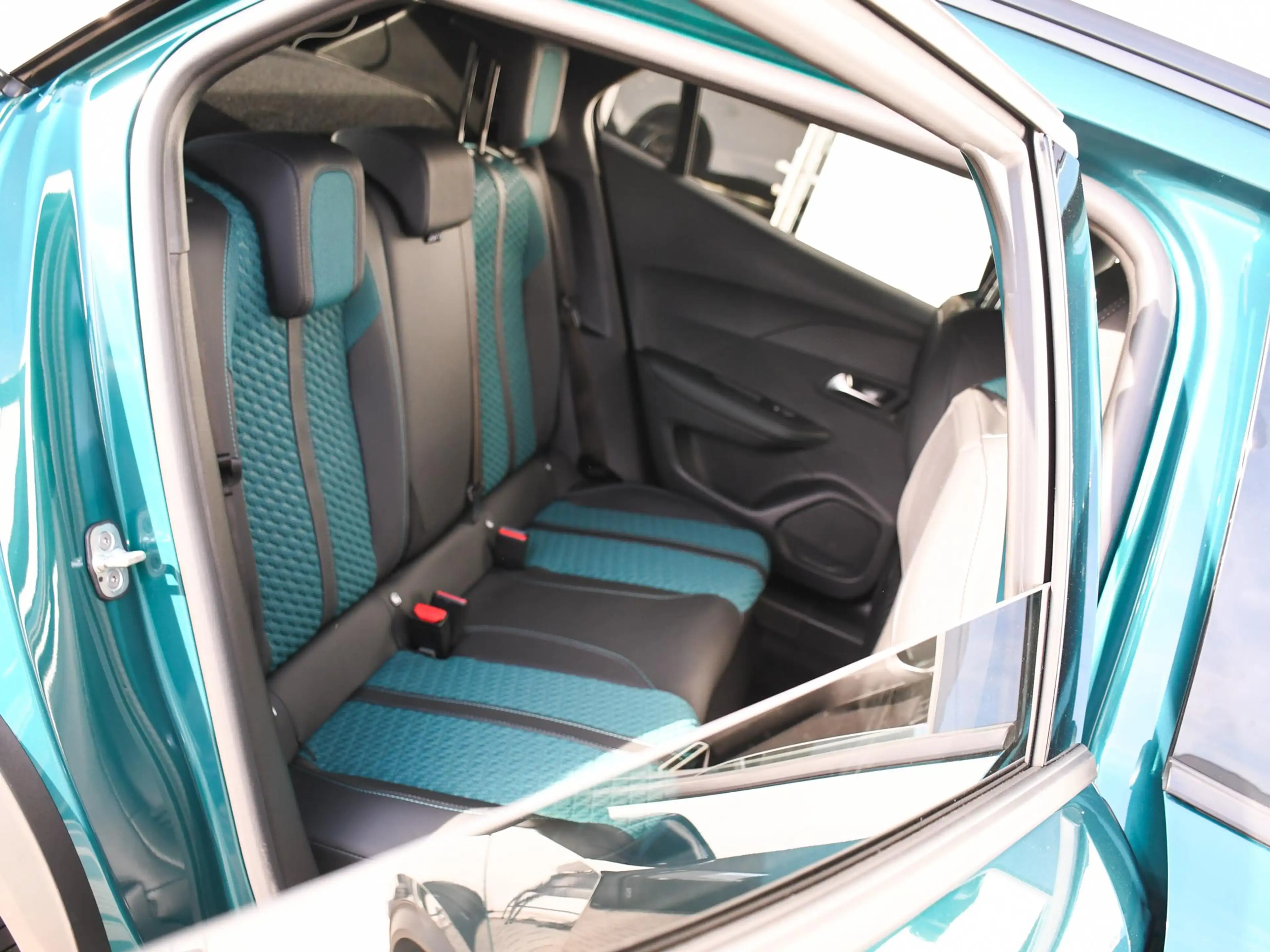 Peugeot 2008 Envy 1.2 Hybrid 145pk Automaat ADAPT. CC | CAMERA — photo 12