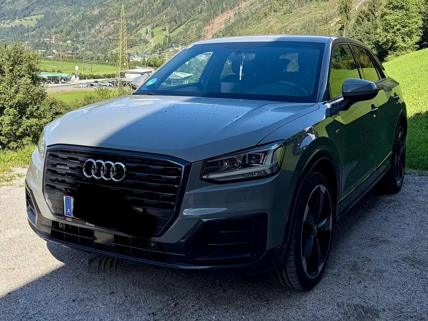 Audi Q2 Q2 2,0 TDI quattro S-tronic Grau - 1