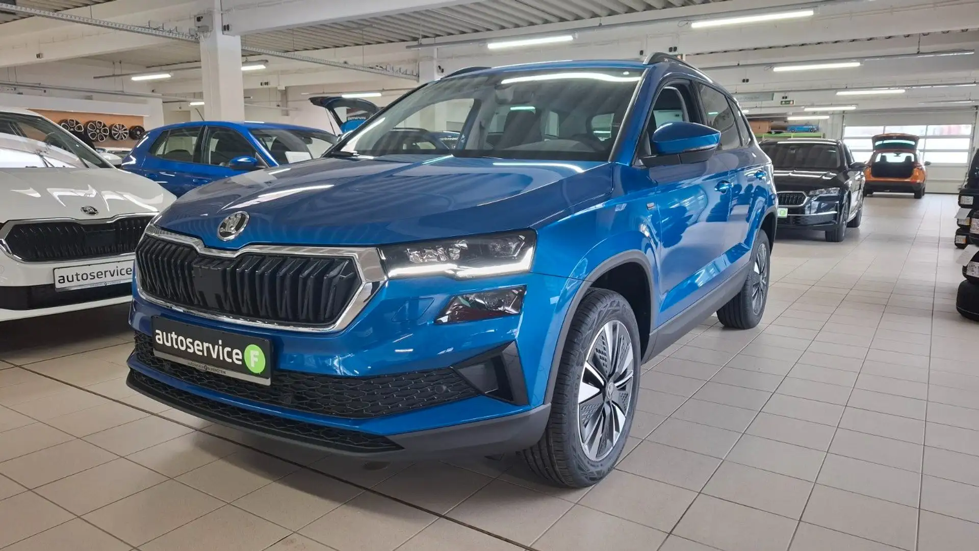 Skoda Karoq Tour 1.5 TSI ACC Matrix RKam AHK SHZ EPH Blau - 1