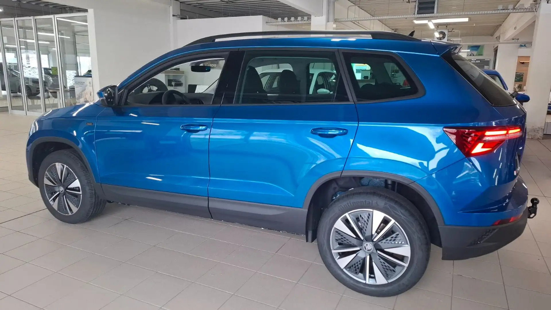 Skoda Karoq Tour 1.5 TSI ACC Matrix RKam AHK SHZ EPH Blau - 2
