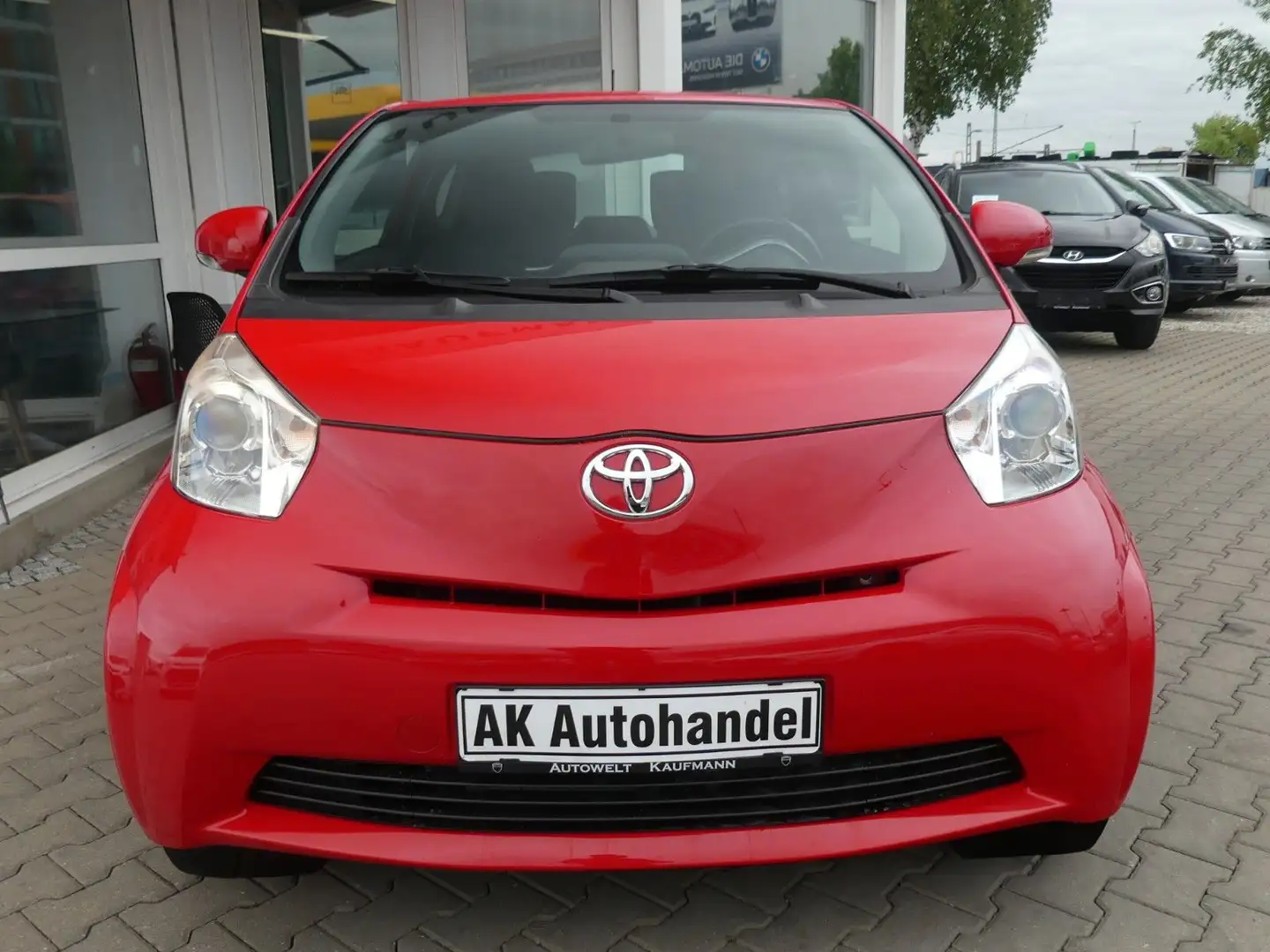 Toyota iQ Klimaanlage LM-Felgen 2. Hand Červená - 2