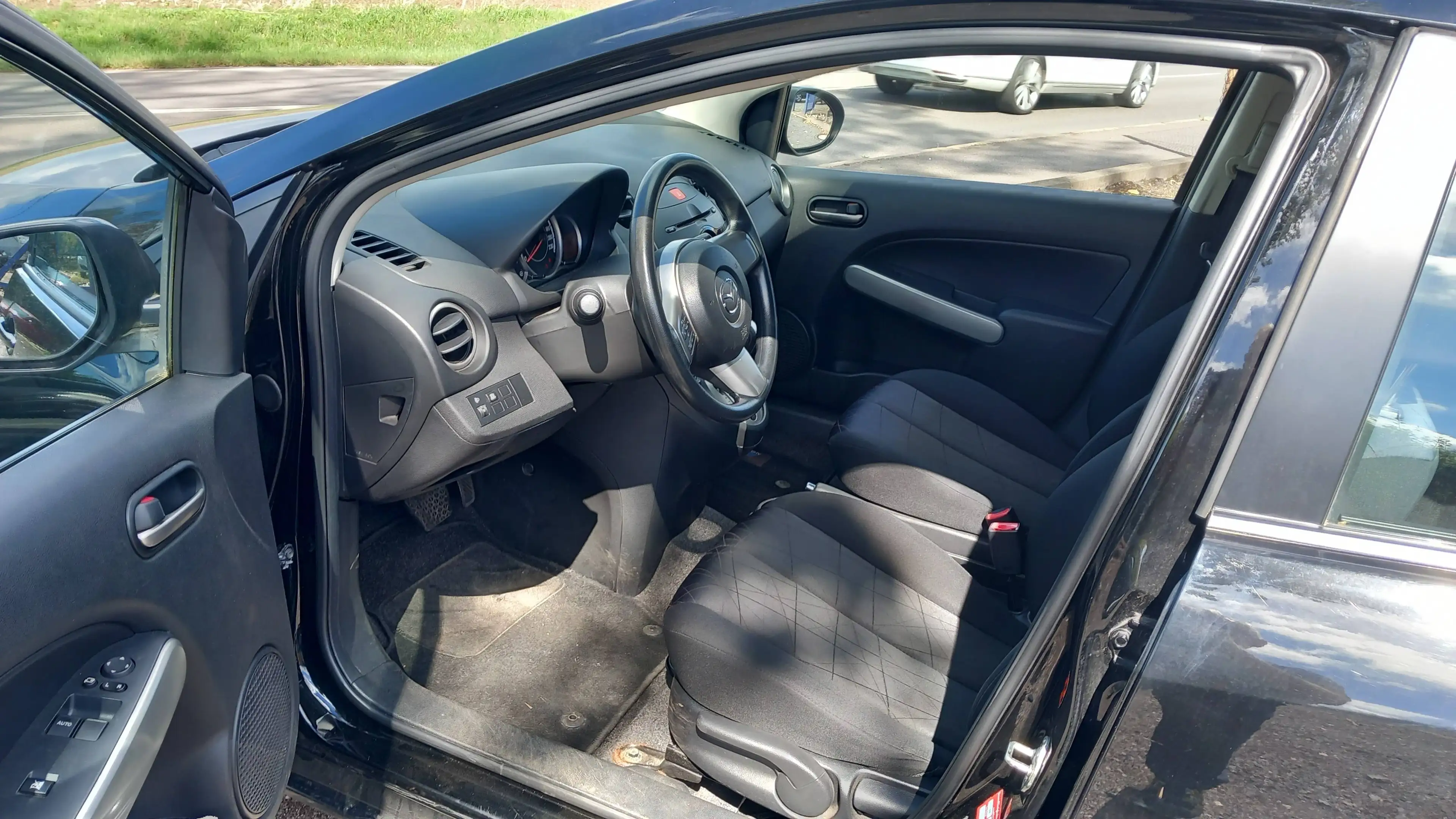 Mazda 2 2  5-Türer 1.5 MZR Activematik Center-Line — photo 12