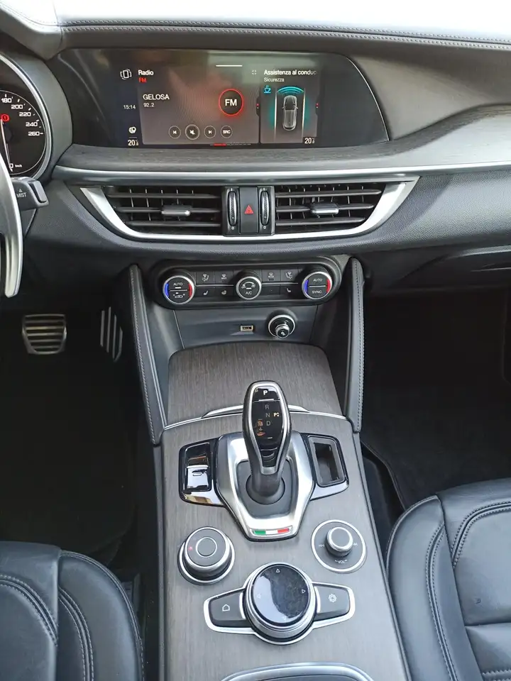 Alfa Romeo Stelvio 2021 — фото 13