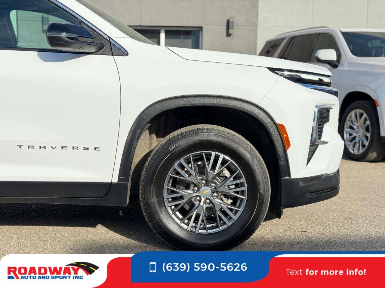 2026 Chevrolet Traverse LT 7 Passenger | Heated Seats + Steering Wheel | Navigation | Apple CarPlay | Blind-Spot Monitor — снимка 4