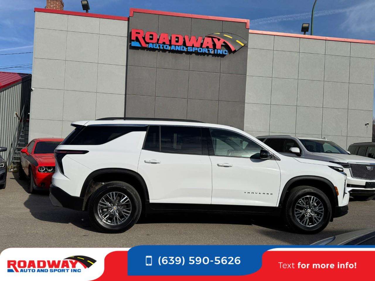 2026 Chevrolet Traverse LT 7 Passenger | Heated Seats + Steering Wheel | Navigation | Apple CarPlay | Blind-Spot Monitor — снимка 5