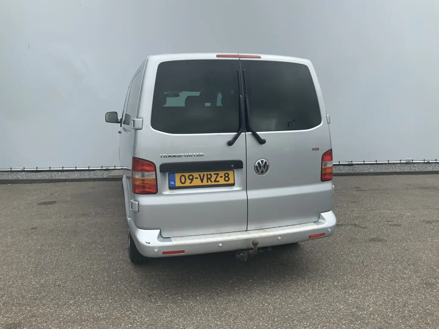 Volkswagen T5 Transporter 2.5 TDI 340 Automaat Trendline Dub Cab 5 Zits Leer Zilver - 2