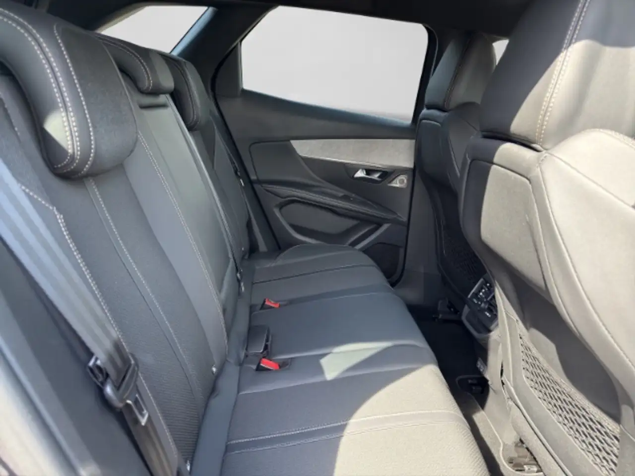Peugeot 3008 GT 1.5 BlueHDi EAT8 +FOCAL+LED+360°CAM+CARPLAY+ 16