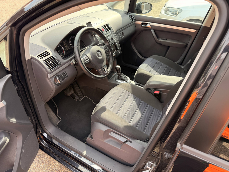 Volkswagen Touran 1,6 TDI Cup BMT DSG — photo 8