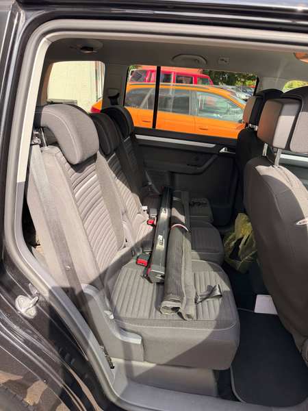 Volkswagen Touran 1,6 TDI Cup BMT DSG — photo 12