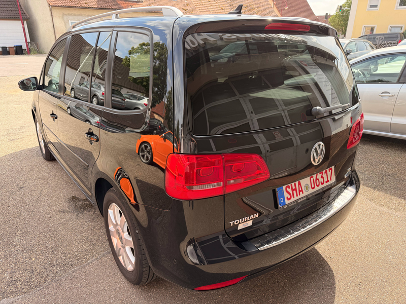 Volkswagen Touran 1,6 TDI Cup BMT DSG — photo 5