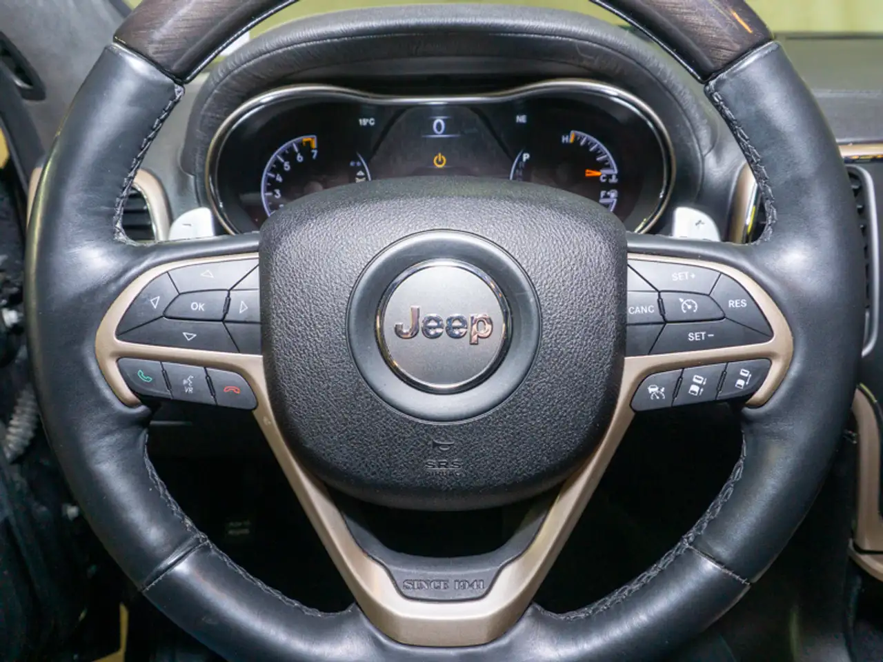 Jeep Grand Cherokee снимка Jeep Grand Cherokee