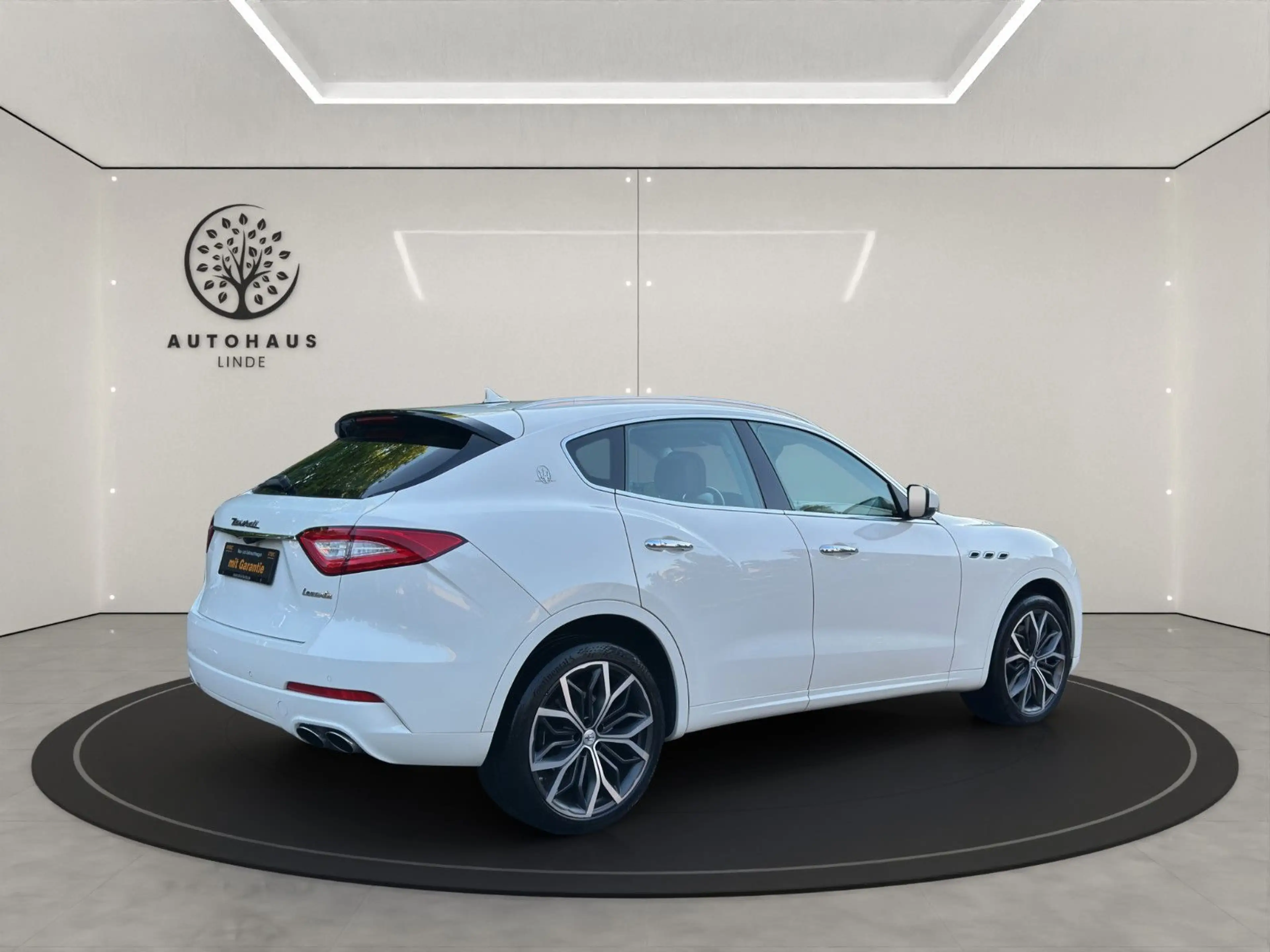 Maserati Levante S 3.0 / MEMORY / LED / PANORAMA / COGNAC — photo 7