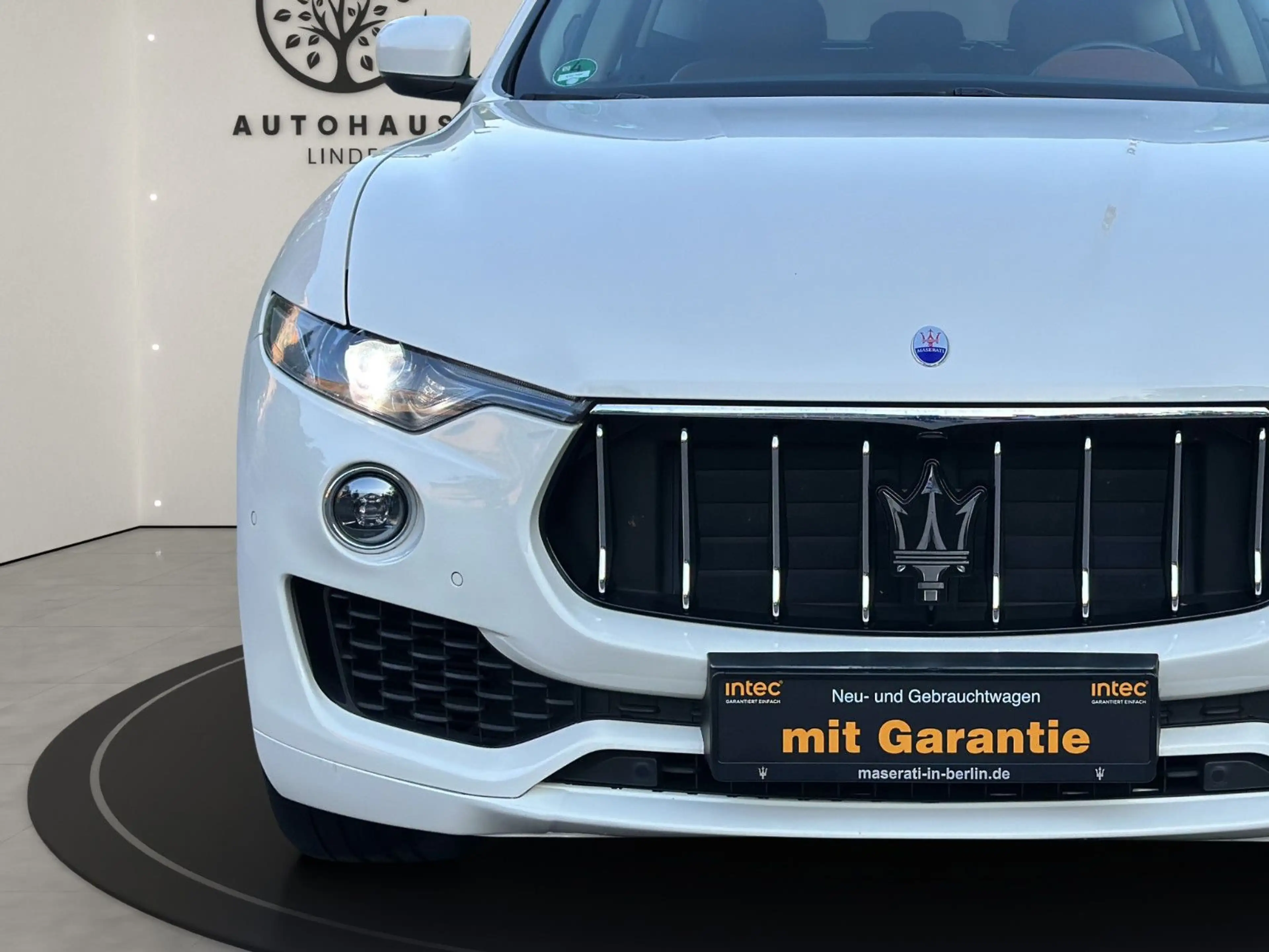 Maserati Levante S 3.0 / MEMORY / LED / PANORAMA / COGNAC — photo 11