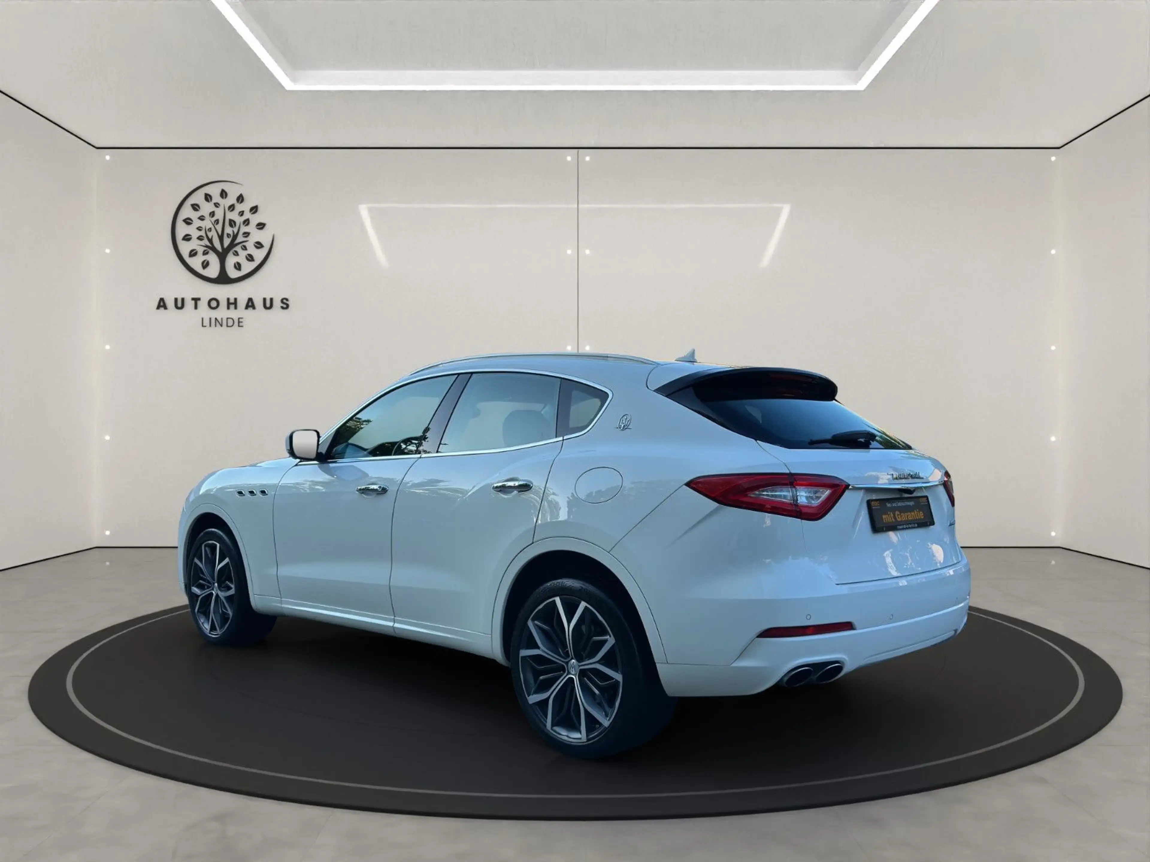 Maserati Levante S 3.0 / MEMORY / LED / PANORAMA / COGNAC — photo 6