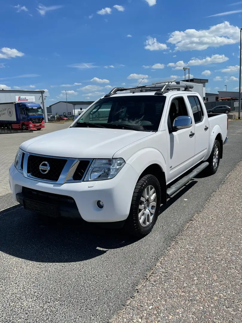 Nissan Navara 4x4 Allrad Automatik Leder AHK Kamera Klima 3.0 V6 Weiß - 2