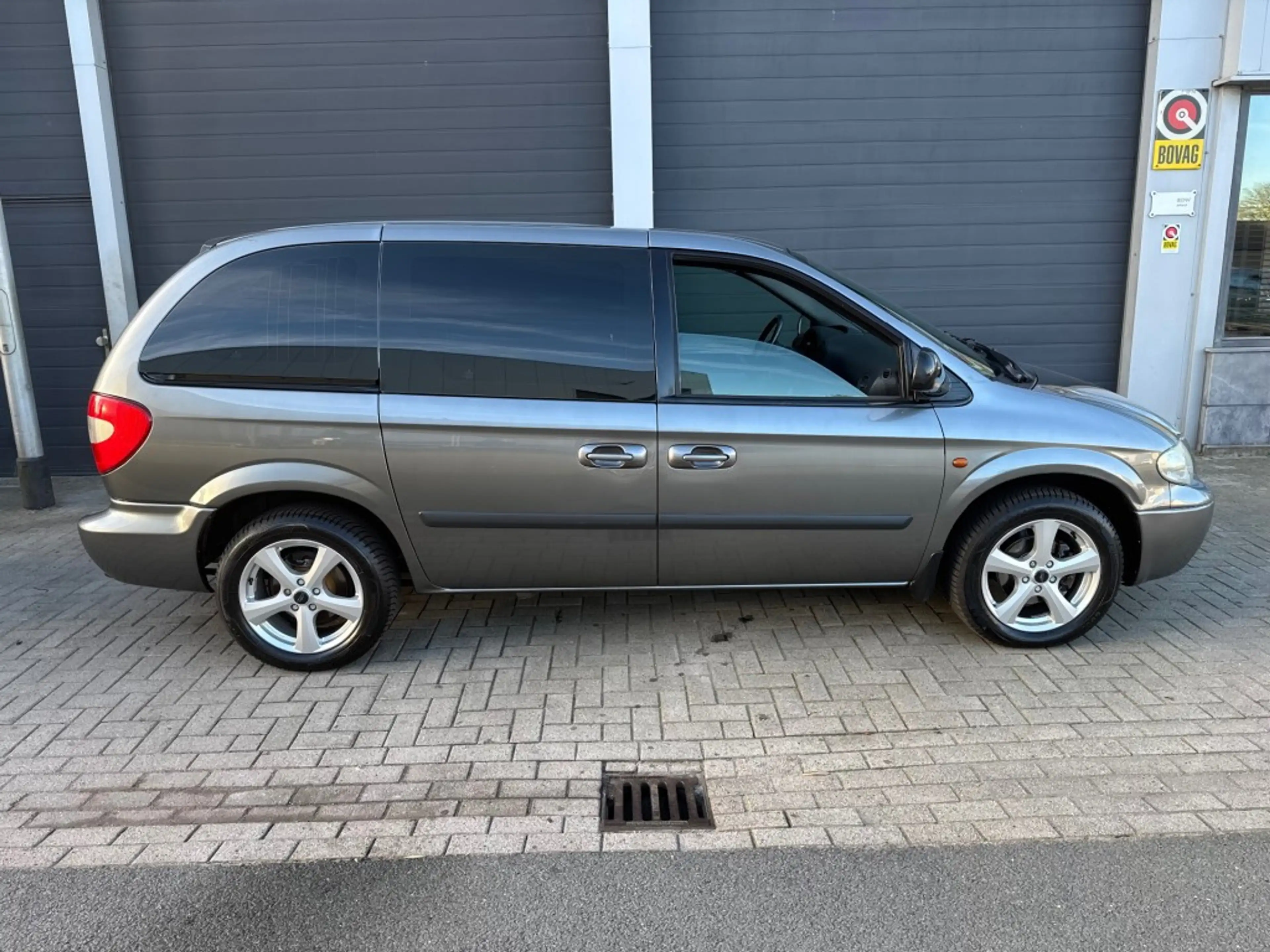 Chrysler Voyager 3.3i SE LUXE — photo 5