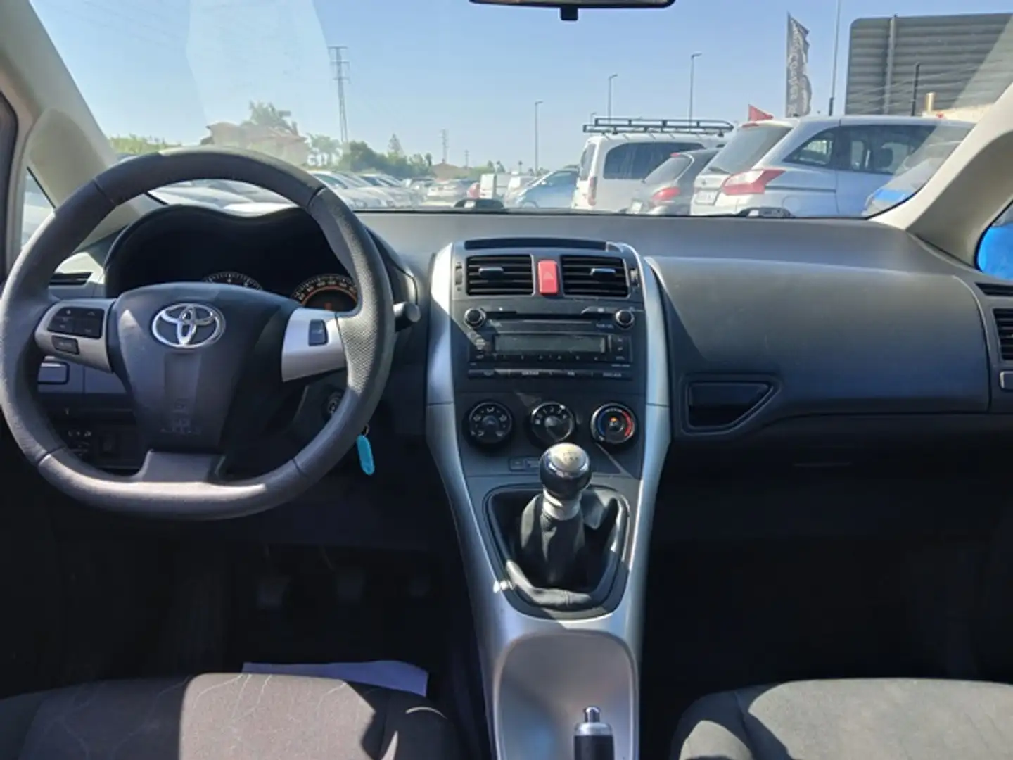 Toyota Auris 1.6 VVT-i Active Grau - 2