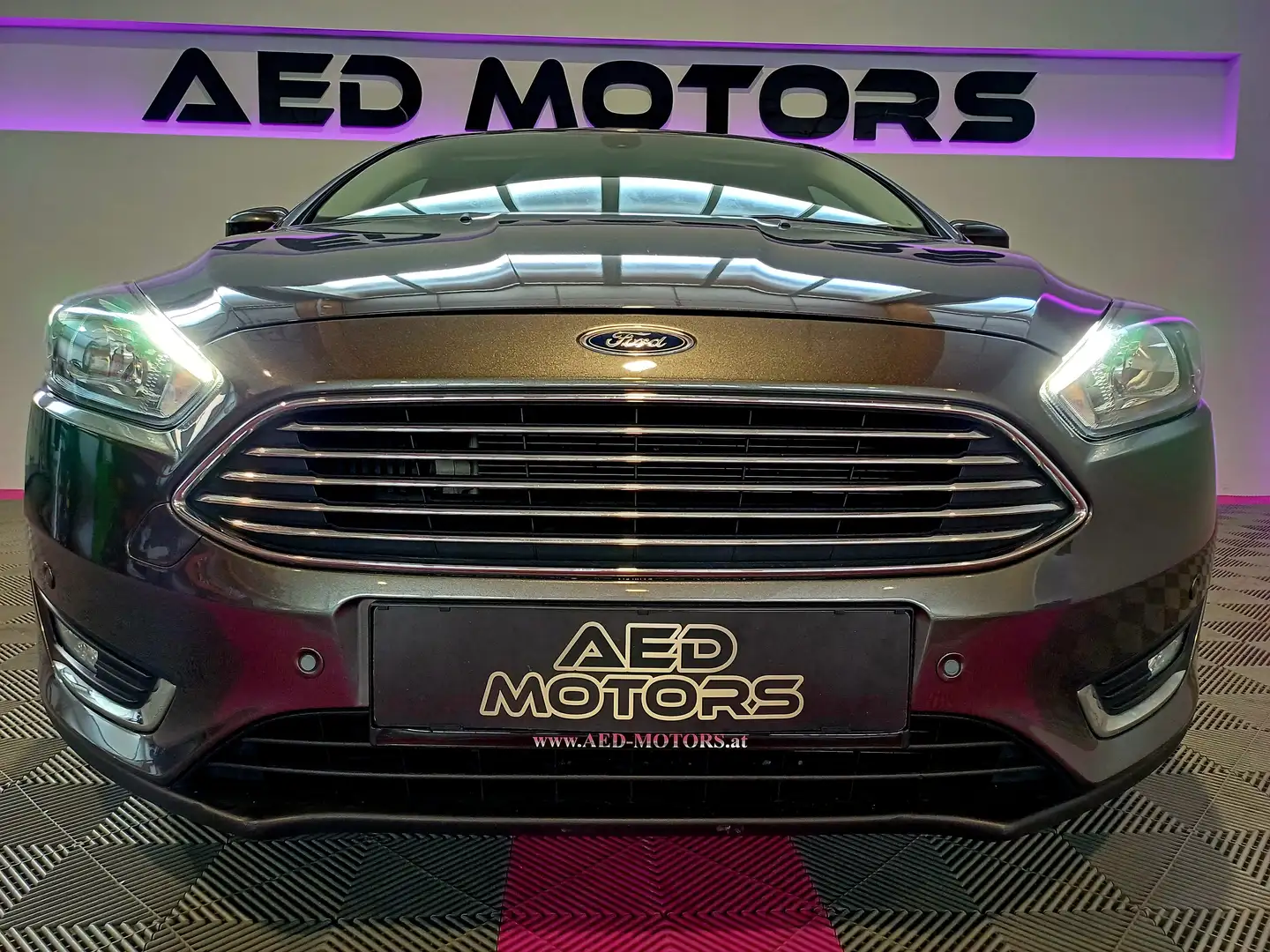 Ford Focus Trend Grau - 2