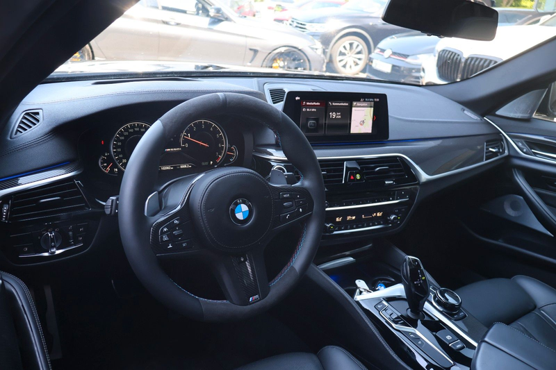 BMW 550 i xDrive/360°KAMERA/ACC/B&W/CARPLAY/HUD — photo 13