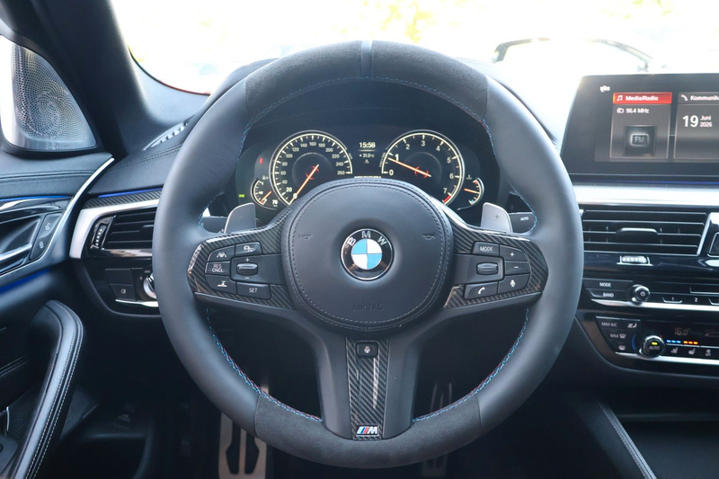 BMW 550 i xDrive/360°KAMERA/ACC/B&W/CARPLAY/HUD — photo 14