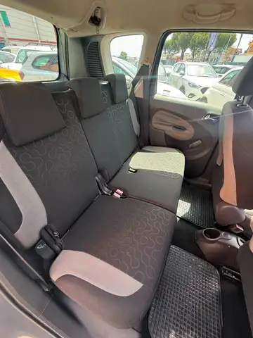 Citroen C3 view 11