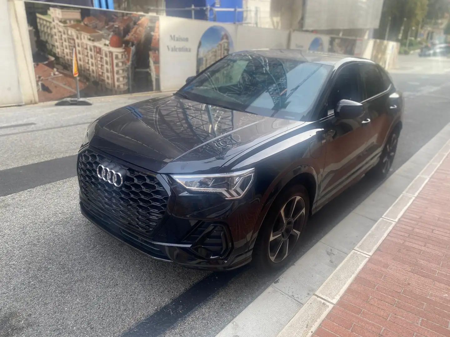 Audi Q3 S LINE 45 TFSI e Noir - 1