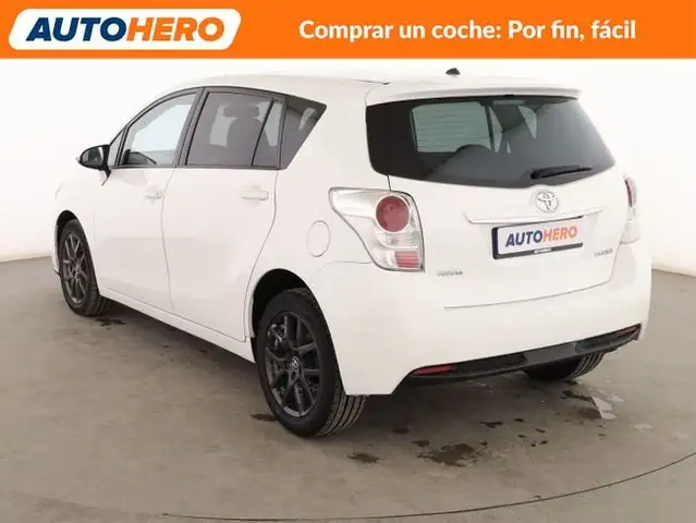 Toyota Verso view 4
