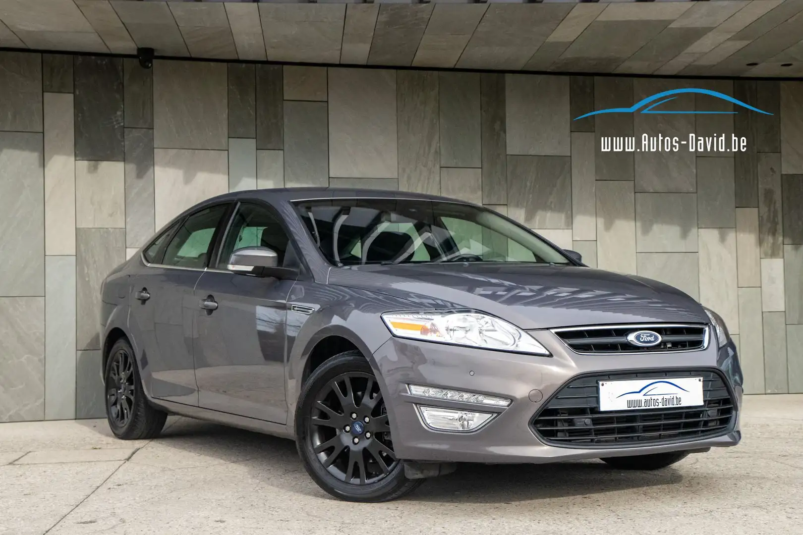 Ford Mondeo 2.0 TDCi EConetic Titanium / HISTORIEK / AIRCO Grijs - 1