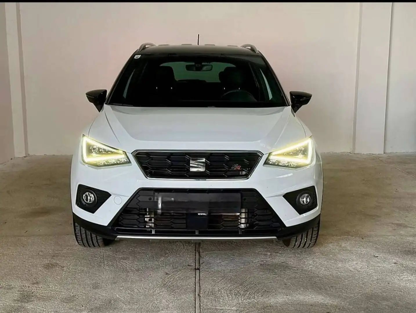 SEAT Arona Arona 1,0 Eco TSI FR Austria DSG FR Austria Weiß - 2