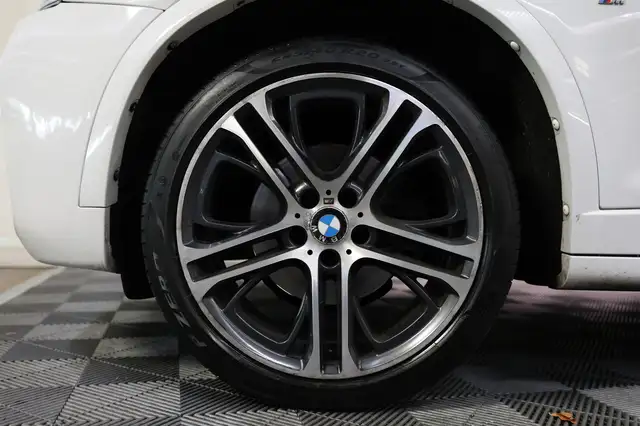 BMW X3 view 4
