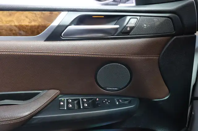 BMW X3 view 9