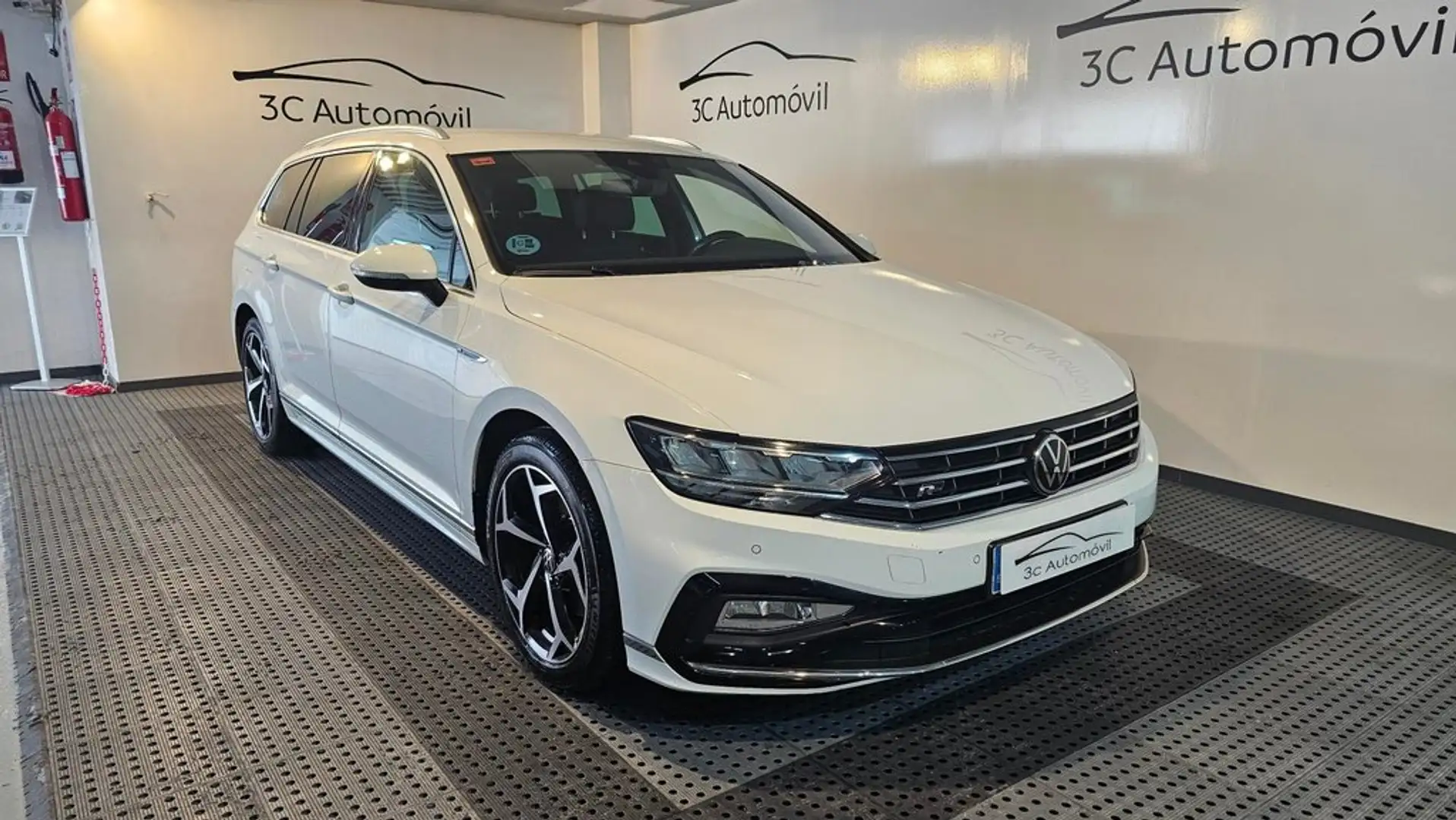 Volkswagen Passat Variant 2.0TDI EVO R-Line DGS7 110kW Blanco - 1