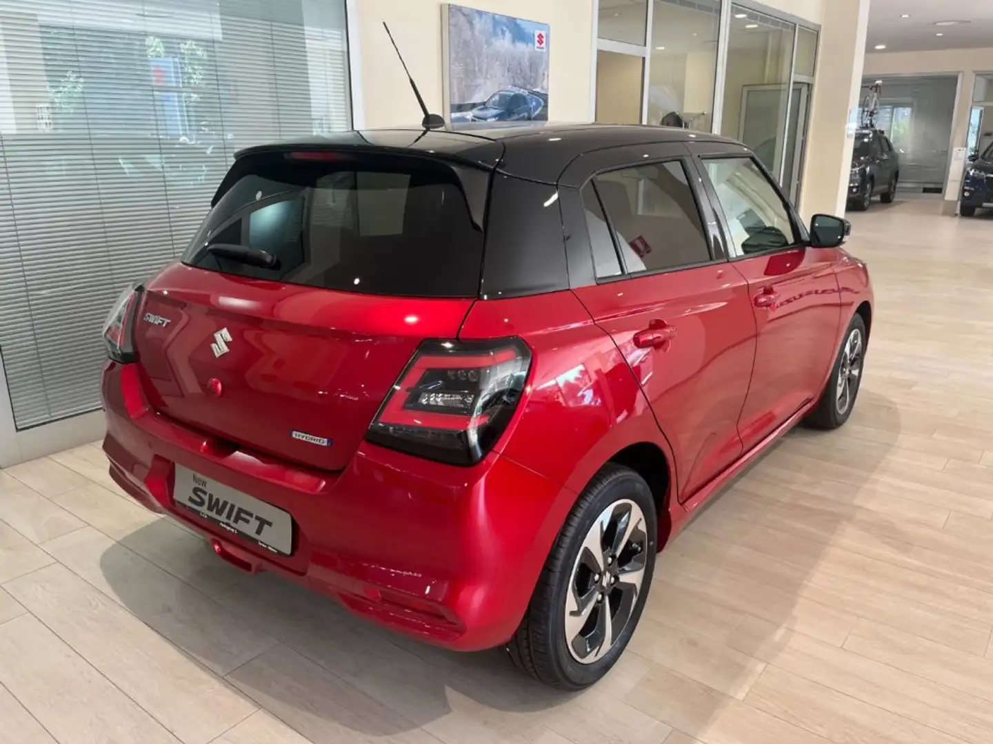 Suzuki Swift 1.2 Hybrid 4WD AllGrip Top Arancione - 2